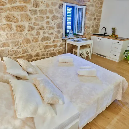 Mana Centre Apartment